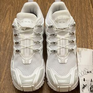 Salomon ACS Pro Advanced rubber trimmed mesh. Silver accents. New with tags.